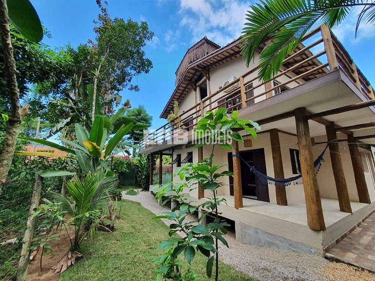 Casa com 3 suites em Itamambuca