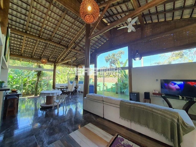 Casa com 3 suites em Itamambuca