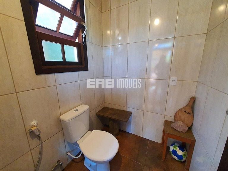 Casa com 3 suites em Itamambuca