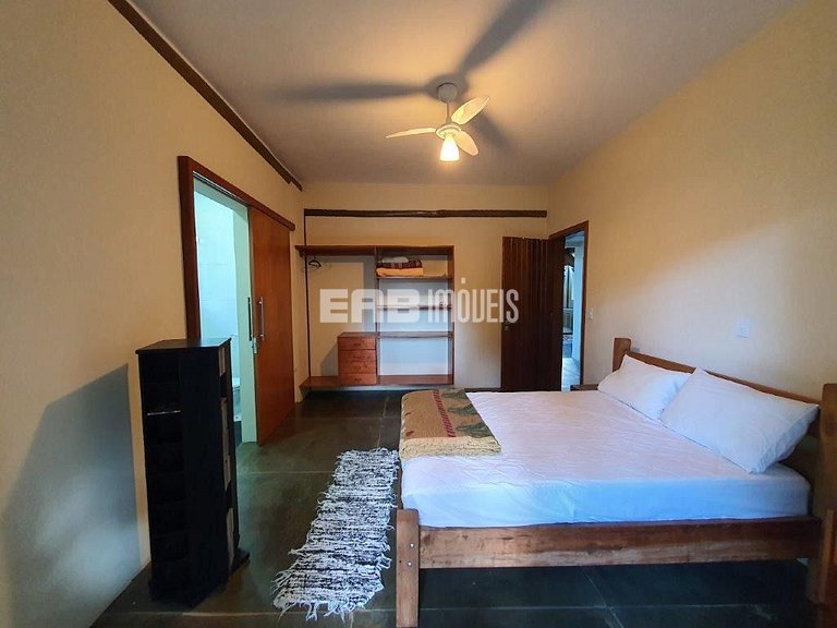 Casa com 3 suites em Itamambuca