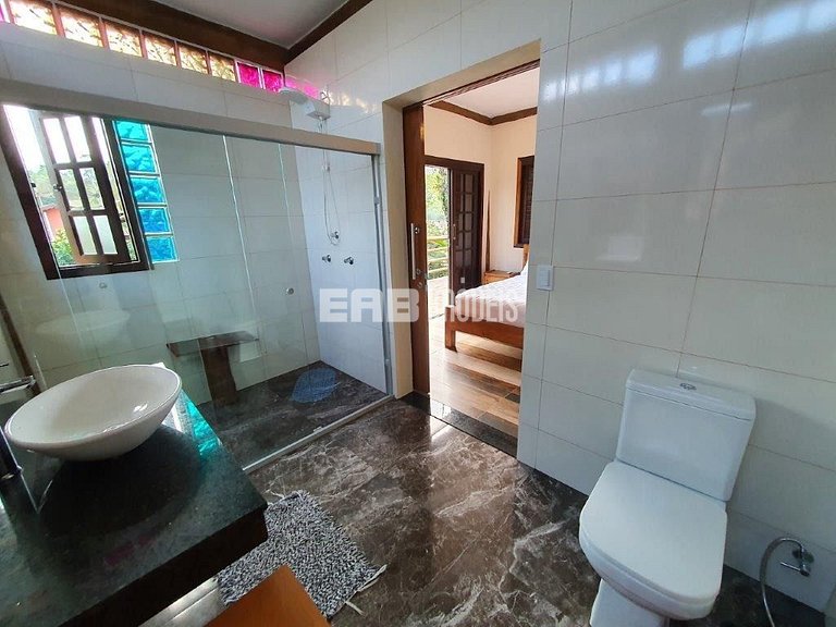 Casa com 3 suites em Itamambuca