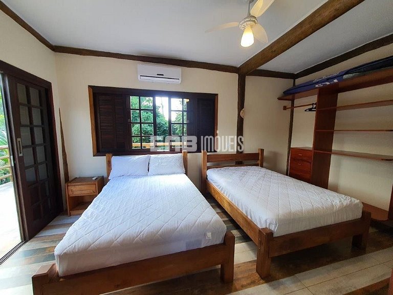 Casa com 3 suites em Itamambuca