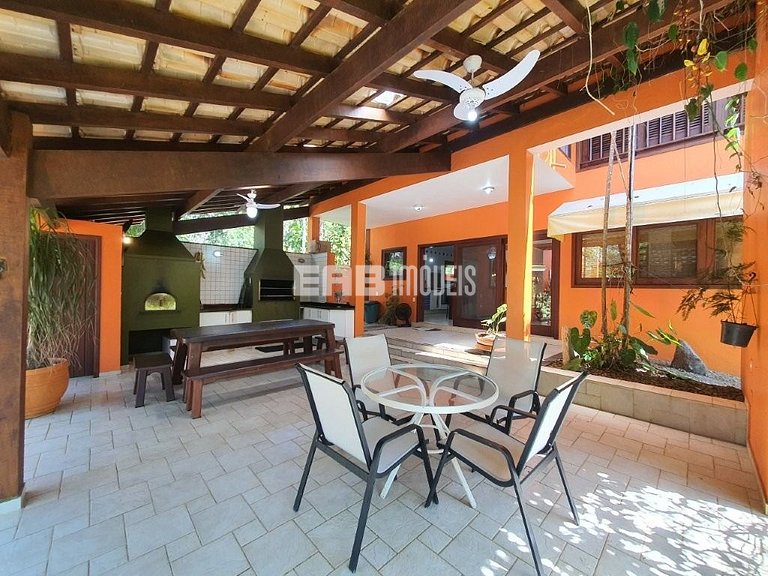 Casa a 20m da praia do Félix, Ubatuba