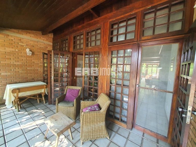 Casa com 6 dormitórios para 14 pessoas em Itamambuca