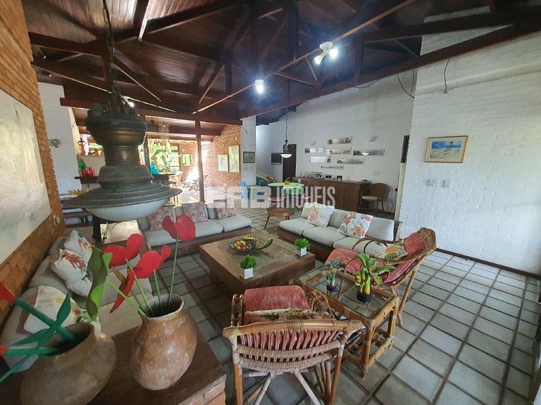 Casa com 6 dormitórios para 14 pessoas em Itamambuca