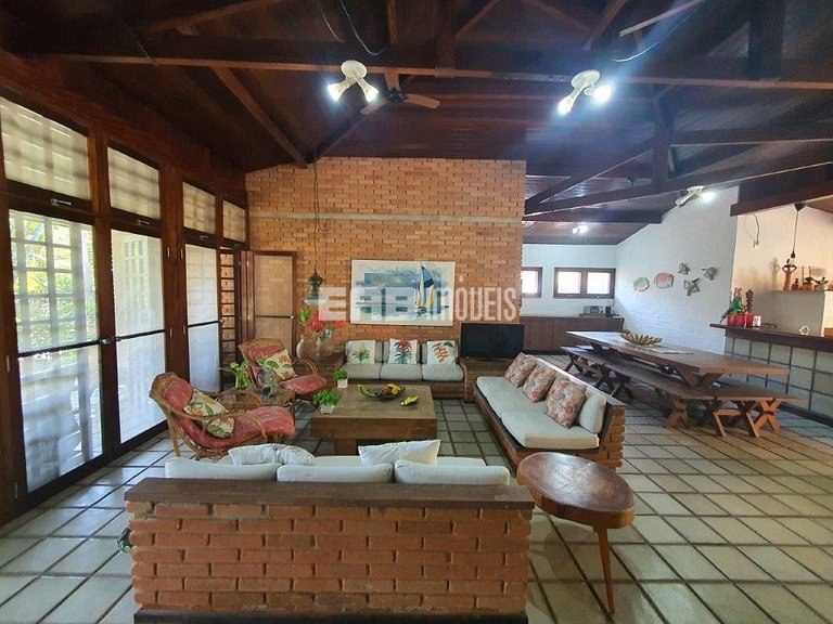 Casa com 6 dormitórios para 14 pessoas em Itamambuca