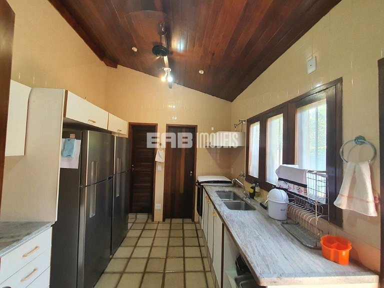 Casa com 6 dormitórios para 14 pessoas em Itamambuca