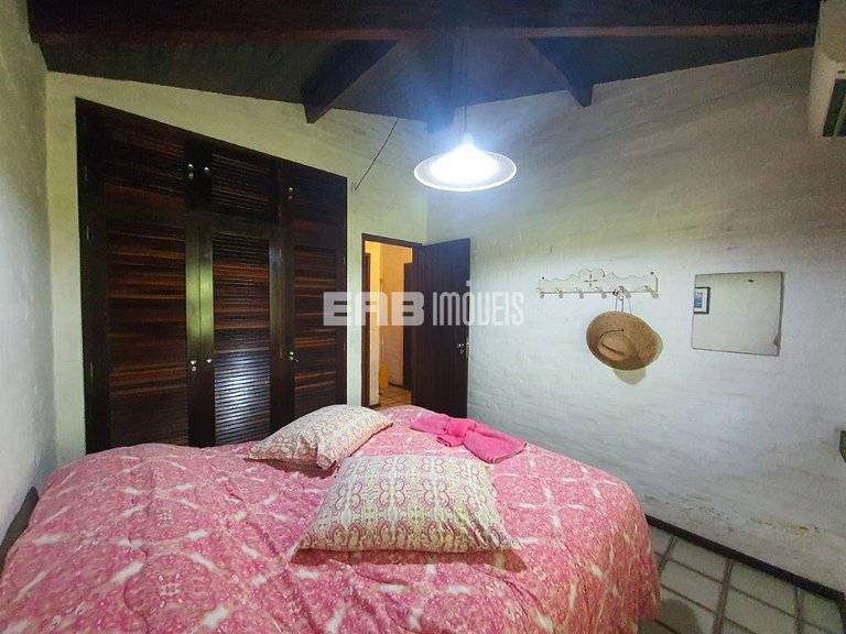 Casa com 6 dormitórios para 14 pessoas em Itamambuca