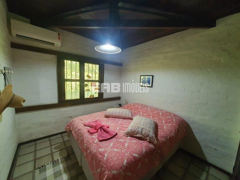 Casa com 6 dormitórios para 14 pessoas em Itamambuca