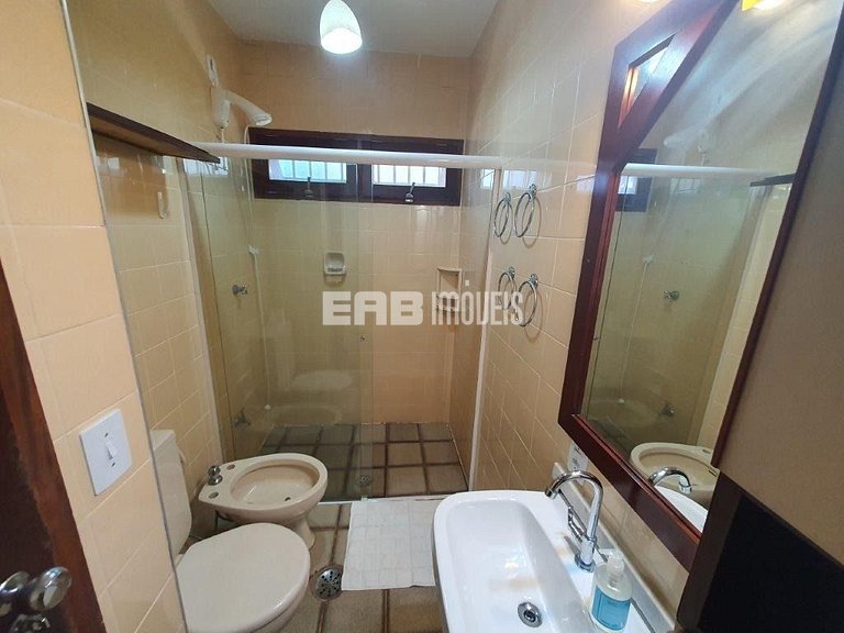 Casa com 6 dormitórios para 14 pessoas em Itamambuca