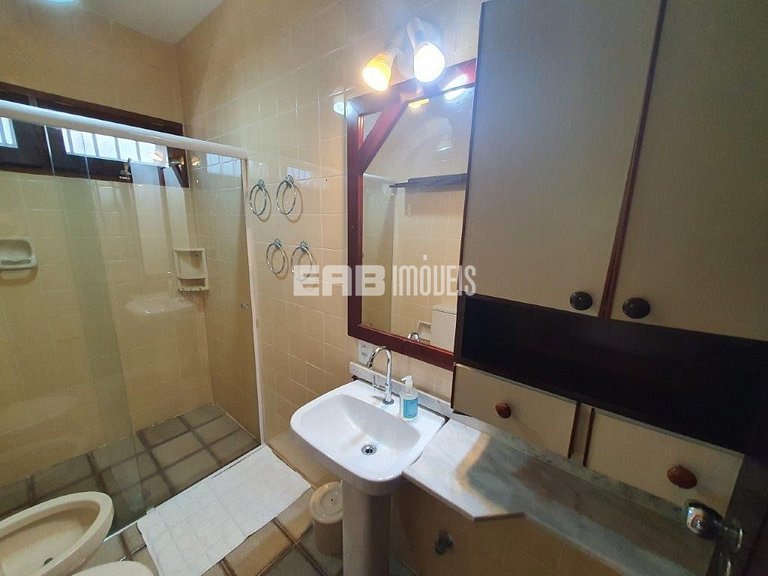 Casa com 6 dormitórios para 14 pessoas em Itamambuca