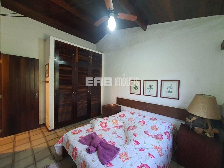 Casa com 6 dormitórios para 14 pessoas em Itamambuca