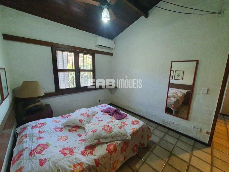 Casa com 6 dormitórios para 14 pessoas em Itamambuca