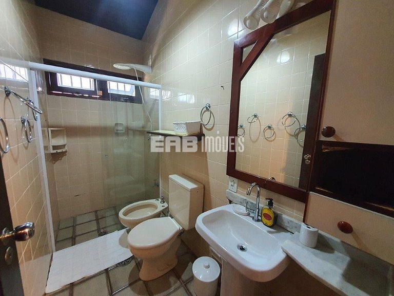 Casa com 6 dormitórios para 14 pessoas em Itamambuca