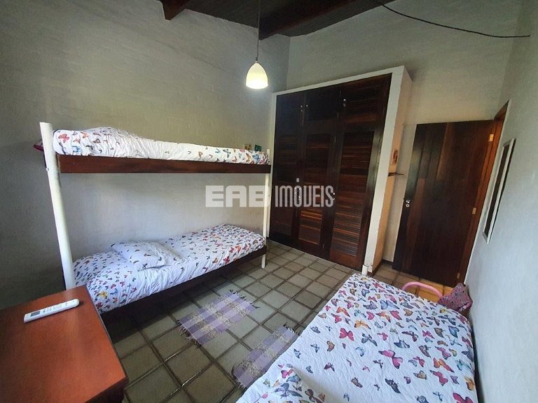 Casa com 6 dormitórios para 14 pessoas em Itamambuca