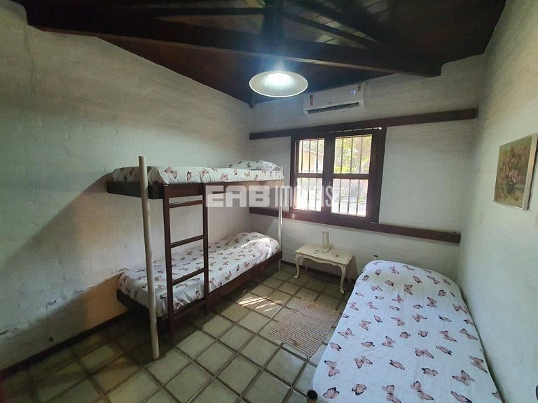 Casa com 6 dormitórios para 14 pessoas em Itamambuca