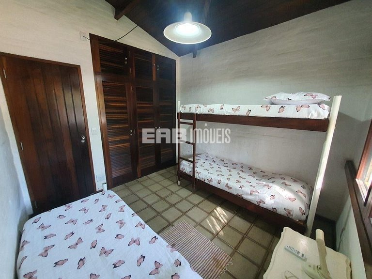 Casa com 6 dormitórios para 14 pessoas em Itamambuca