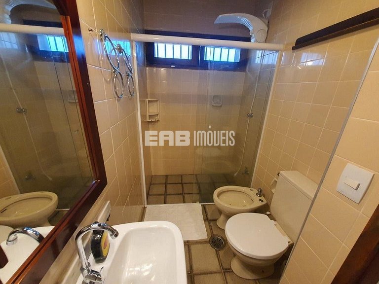 Casa com 6 dormitórios para 14 pessoas em Itamambuca