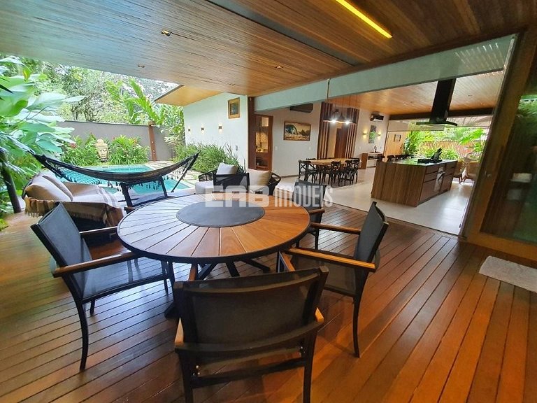 A casa mais luxuosa de Itamambuca