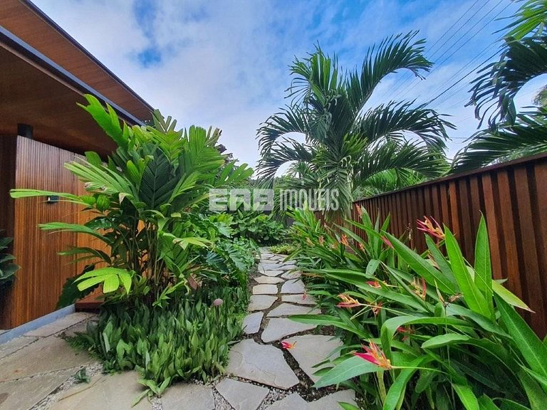 A casa mais luxuosa de Itamambuca