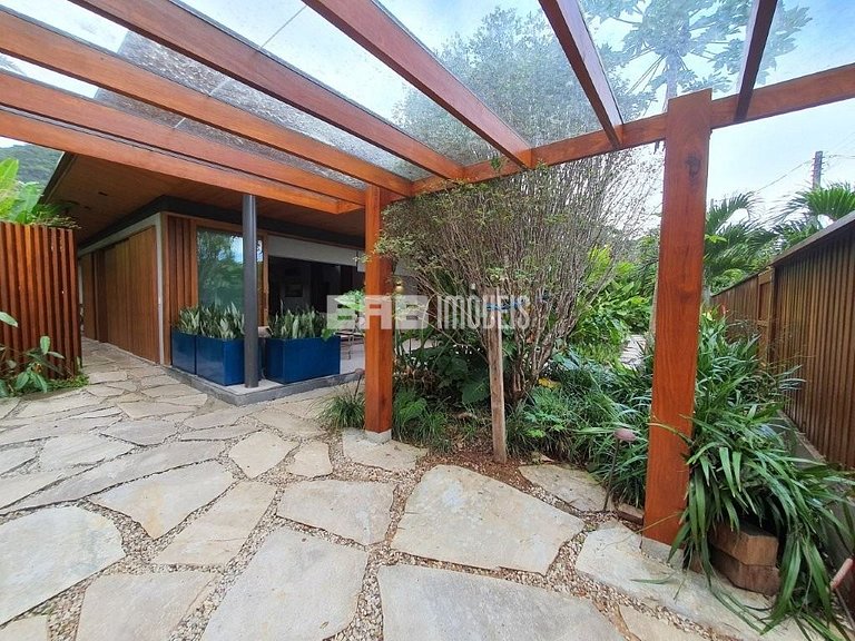 A casa mais luxuosa de Itamambuca