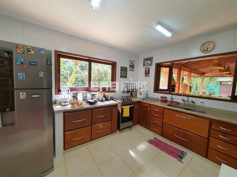 Casa com 3 dormitórios, piscina, churrasqueira e ar em Itama