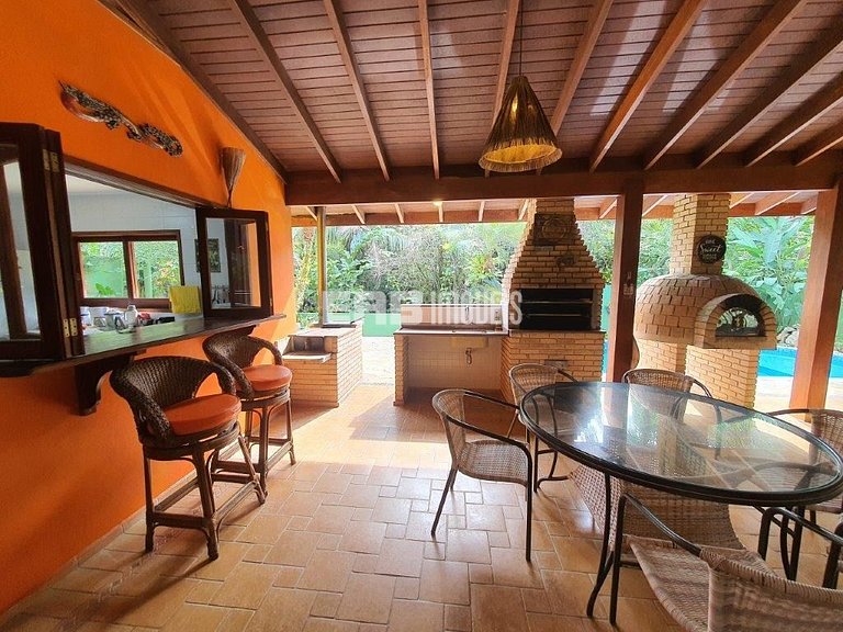 Casa com 3 dormitórios, piscina, churrasqueira e ar em Itama