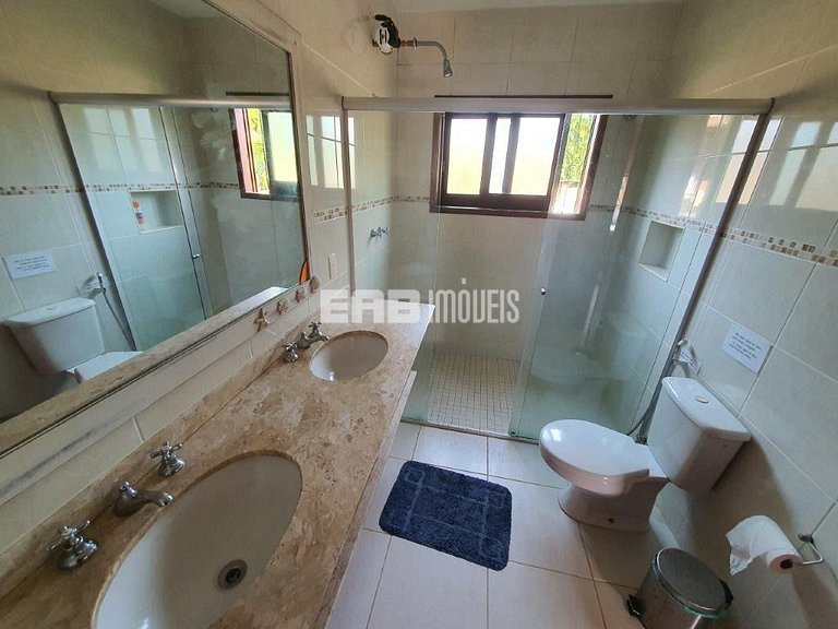 Casa com 3 dormitórios, piscina, churrasqueira e ar em Itama