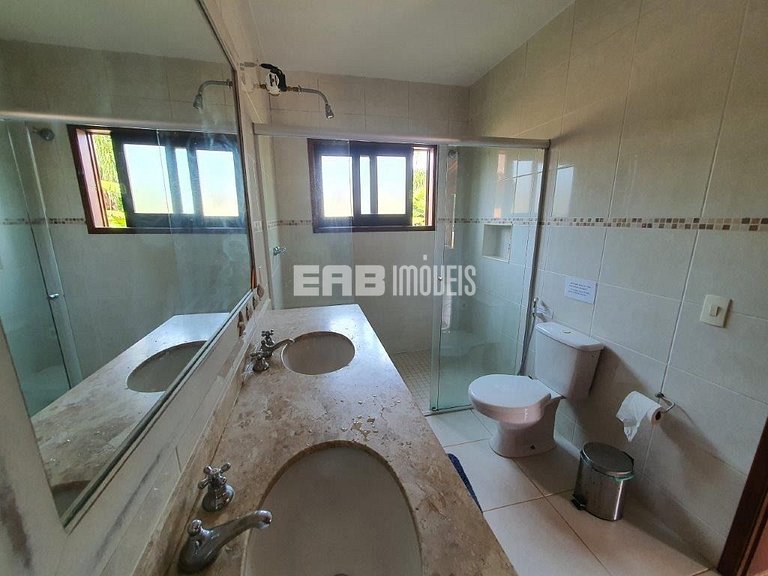 Casa com 3 dormitórios, piscina, churrasqueira e ar em Itama