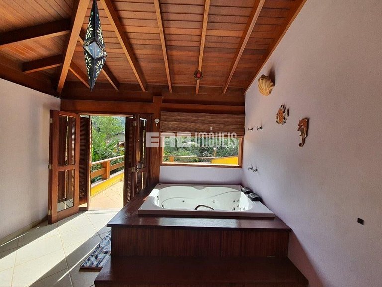 Casa com 3 dormitórios, piscina, churrasqueira e ar em Itama