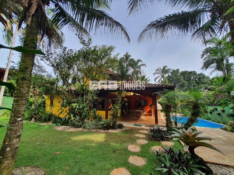 Casa com 3 dormitórios, piscina, churrasqueira e ar em Itama