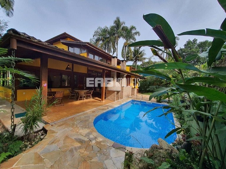 Casa com 3 dormitórios, piscina, churrasqueira e ar em Itama