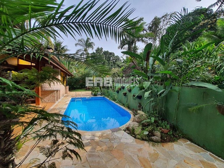 Casa com 3 dormitórios, piscina, churrasqueira e ar em Itama