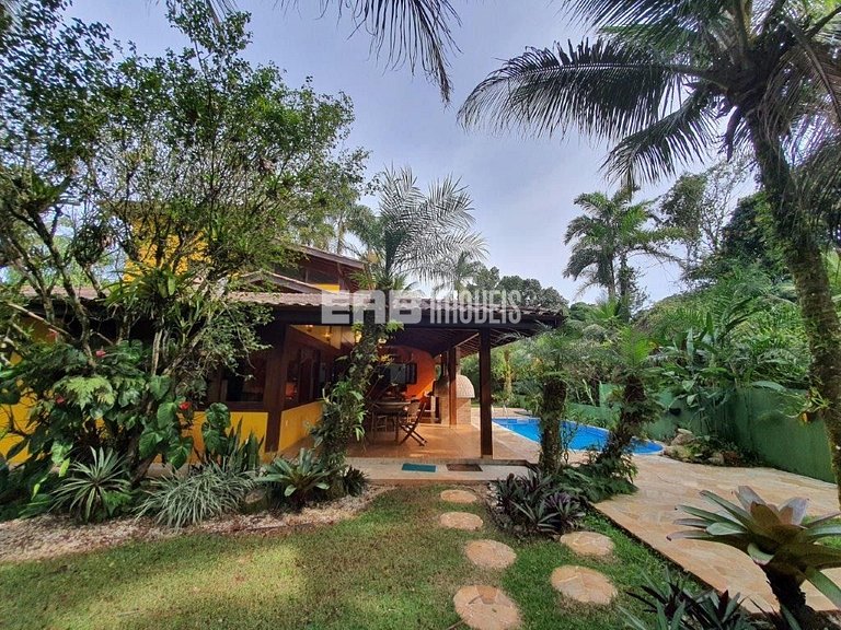 Casa com 3 dormitórios, piscina, churrasqueira e ar em Itama