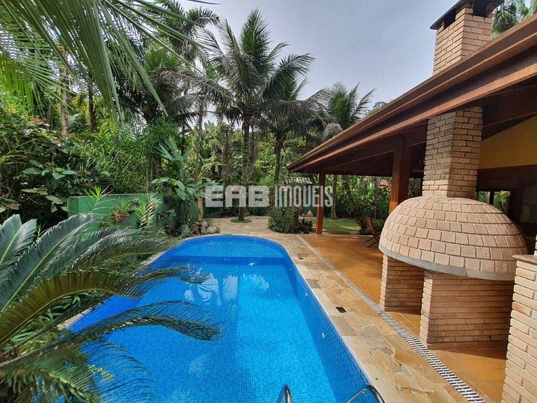 Casa com 3 dormitórios, piscina, churrasqueira e ar em Itama