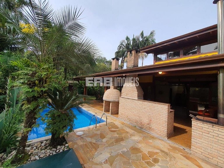 Casa com 3 dormitórios, piscina, churrasqueira e ar em Itama