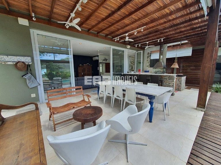Casa com 4 suítes em Itamambuca, Ubatuba