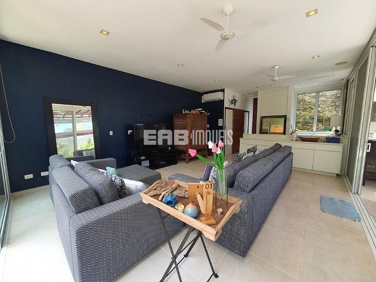 Casa com 4 suítes em Itamambuca, Ubatuba