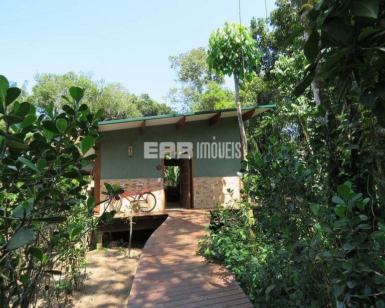 Casa com 3 suítes na Praia de Itamambuca