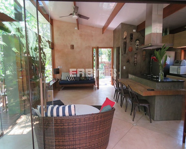 Casa com 3 suítes na Praia de Itamambuca