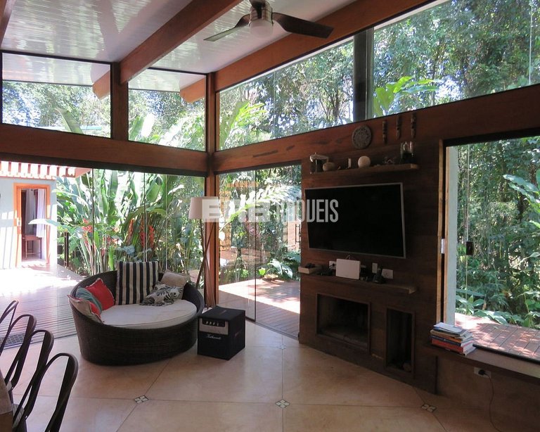 Casa com 3 suítes na Praia de Itamambuca