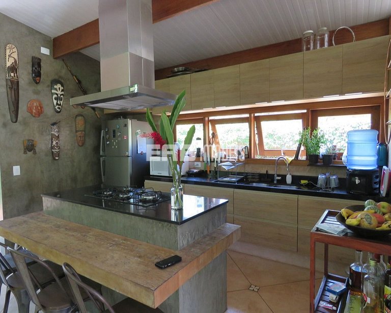 Casa com 3 suítes na Praia de Itamambuca