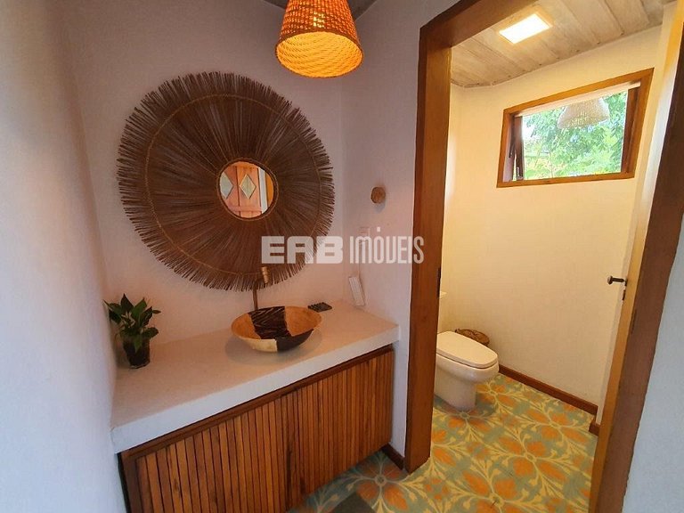 Casa com 4 suítes, ar condicionado, piscina, churrasqueira e