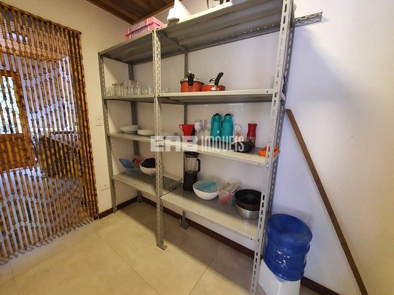 Casa com 4 suítes, ar condicionado, piscina, churrasqueira e