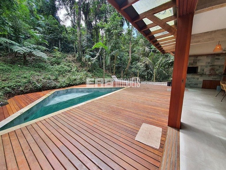 Casa com 4 suítes, ar condicionado, piscina, churrasqueira e