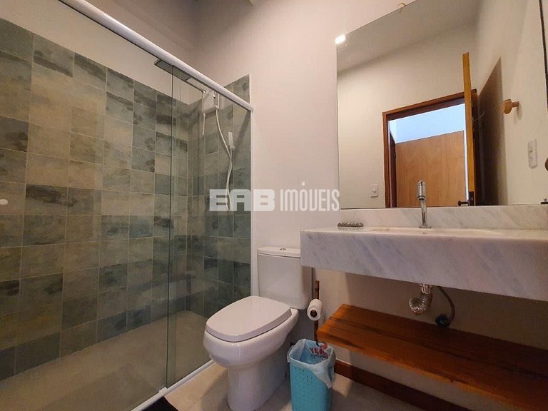 Casa com 4 suítes, ar condicionado, piscina, churrasqueira e