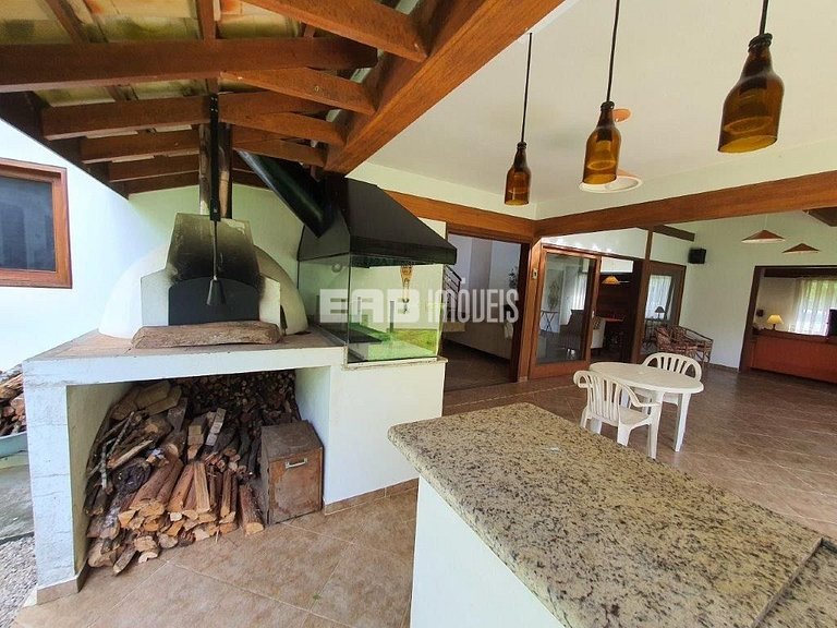 Praia, espaço, churrasco e pizza garantidos