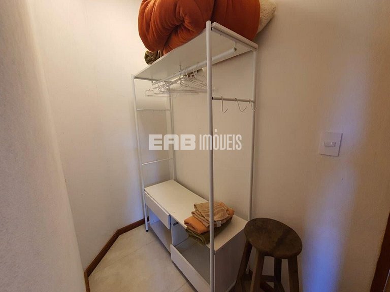 Casa com 4 suítes, ar condicionado, piscina, churrasqueira e