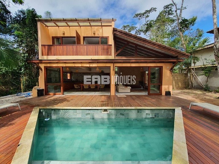 Casa com 4 suítes, ar condicionado, piscina, churrasqueira e