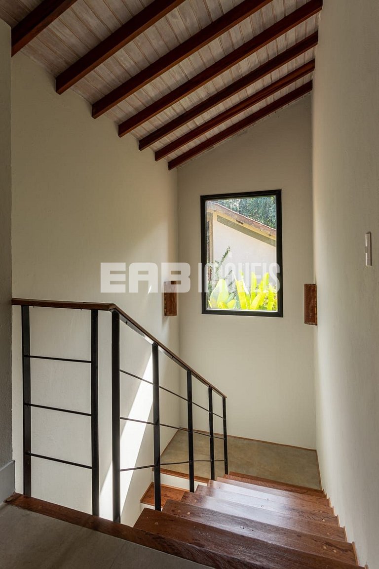 Casa com 4 suítes, ar e churrasqueira na praia de Itamambuca